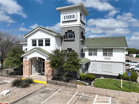 Studio Domain Apartments.